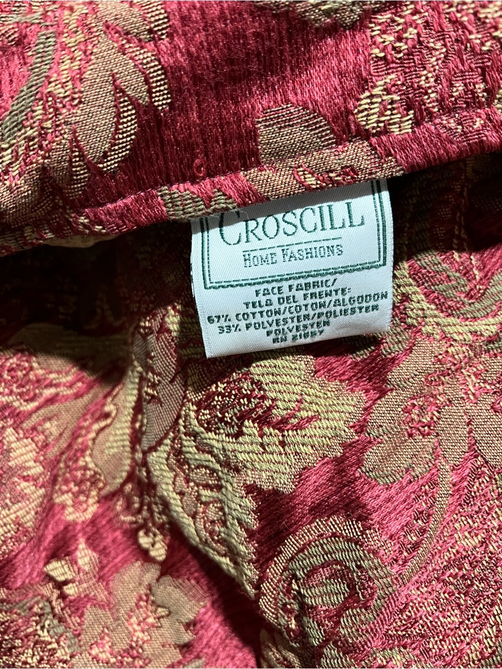 Crosscill King Size Reversable Comforter and 2 King Size Pillow Shams